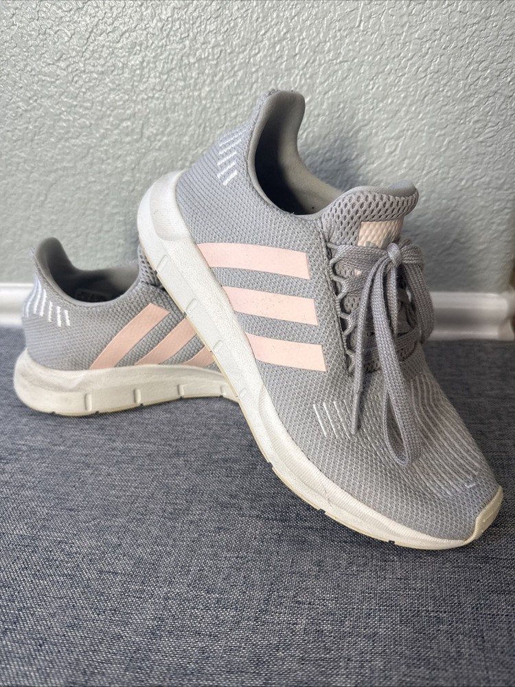 Adidas Swift Run Knit Running Shoes Gray Ice Pink Sneakers Women's Sz 7 CG4140