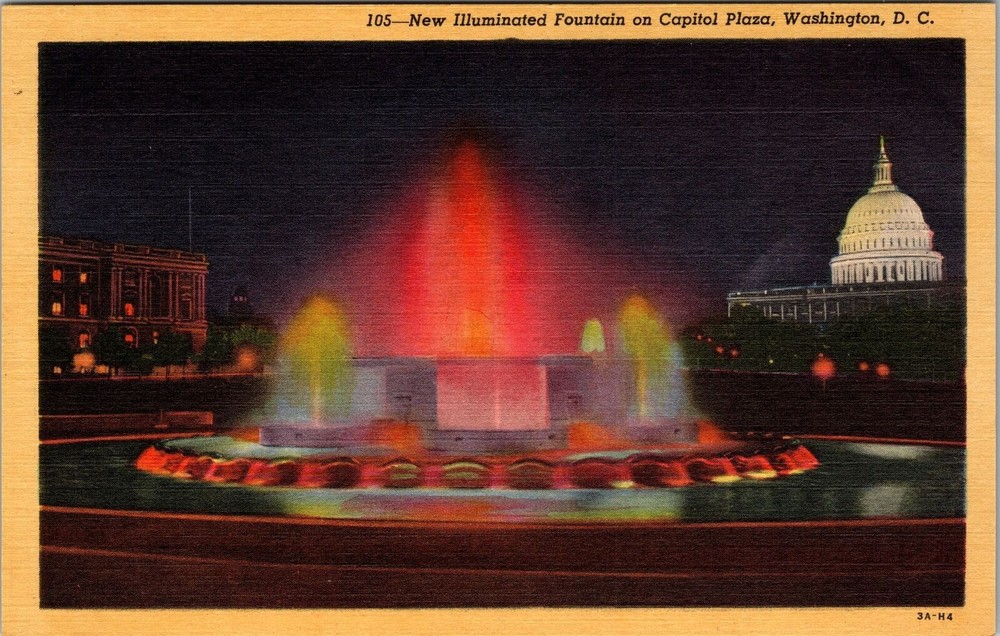 Washington DC-New Illuminated Fountain On Capitol Plaza Vintage Postcard