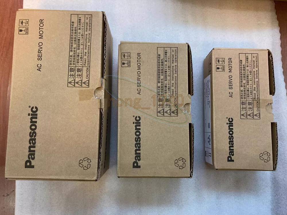 ONE New Panasonic AC Servo Motor MSMA012A1Q