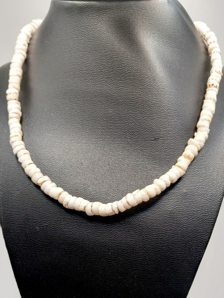 Vintage Beaded Natural Puka Shell Necklace Beach Surfer 18”  0261