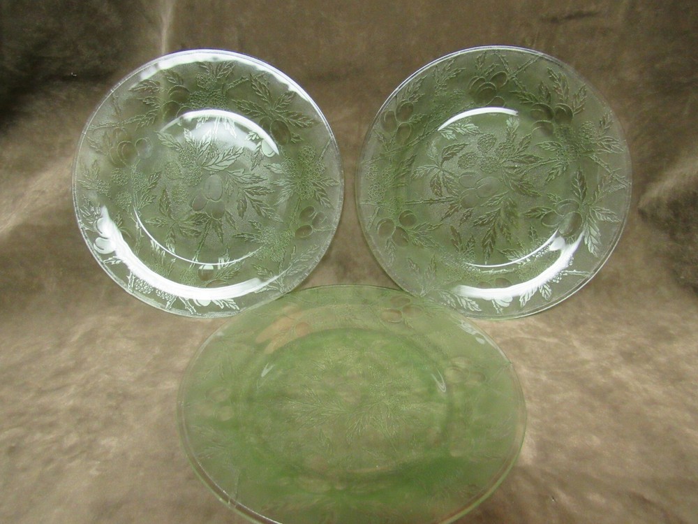 1930's Green Depression Uranium Glass Raspberry & Plum Pattern Plate Lot of 3
