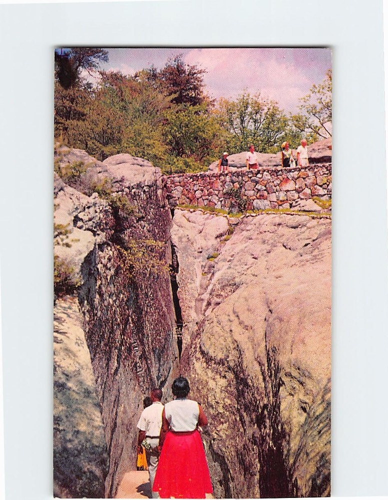 Postcard Fat Man's Squeeze Rock City Atop Lookout Mountain Tennessee USA