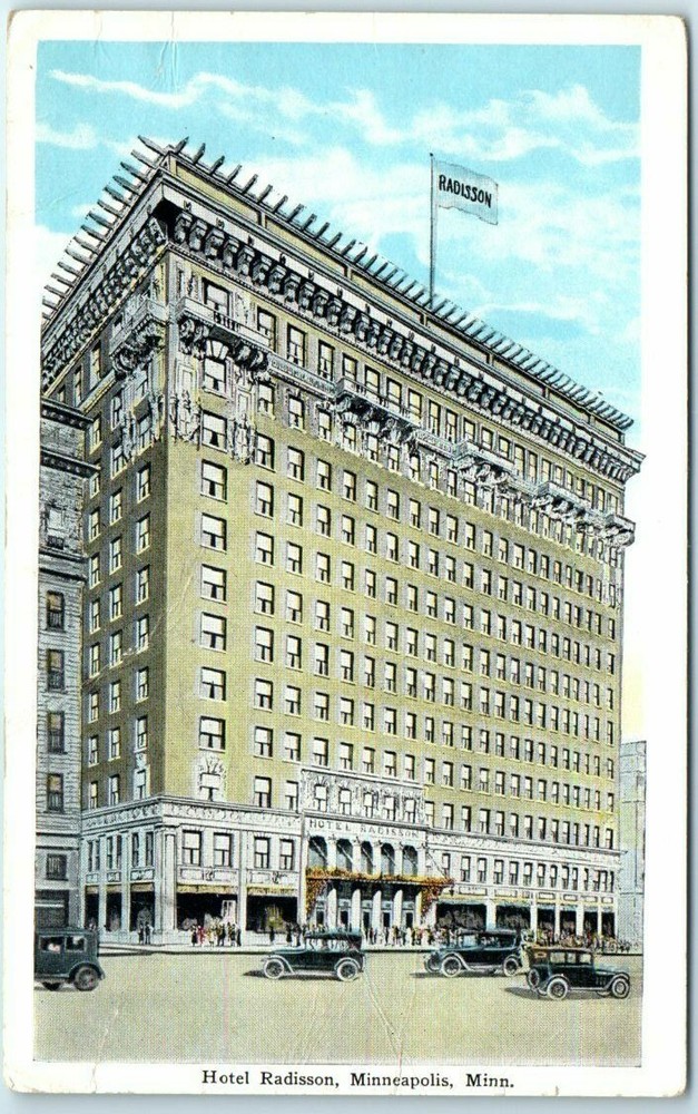 Postcard - Hotel Radisson - Minneapolis, Minnesota