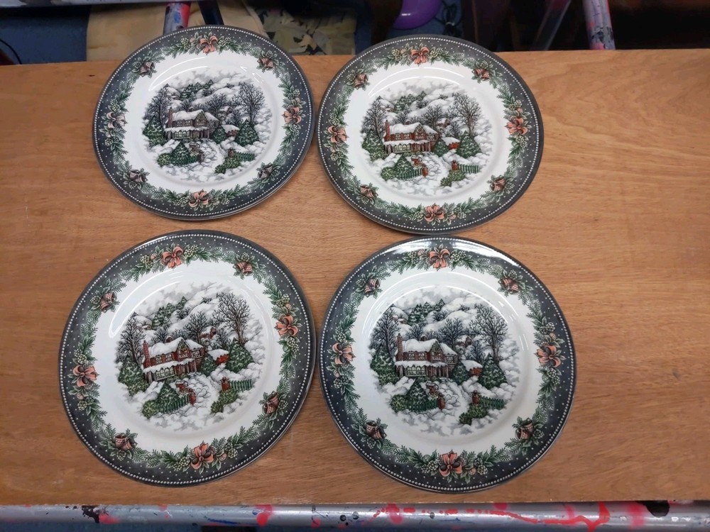 Set 4  Royal Stafford Porcelain CHRISTMAS HOME Dinner Plates 11