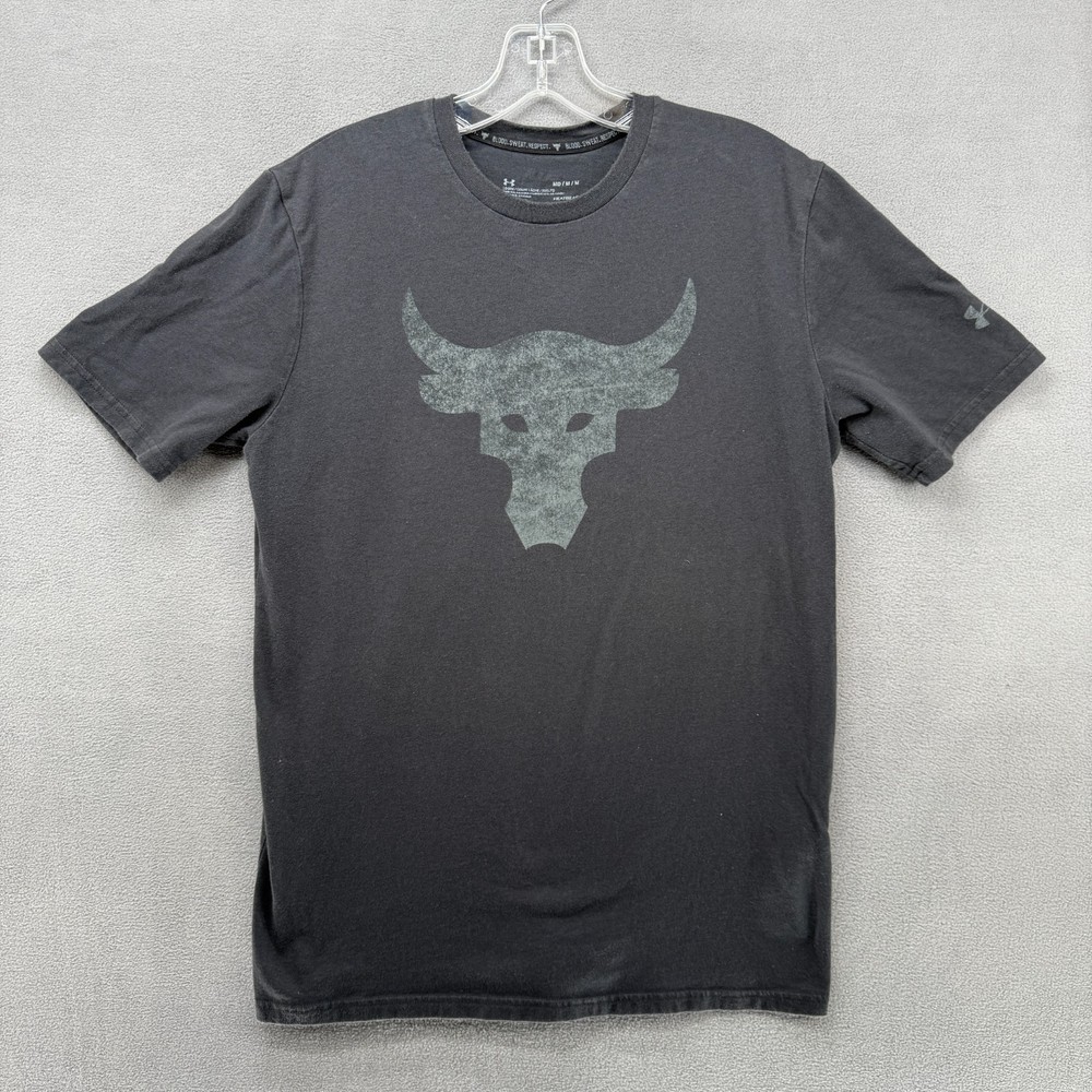 Under Armour HeatGear T-Shirt Mens Medium Black Loose Fit Bull Graphic Tee