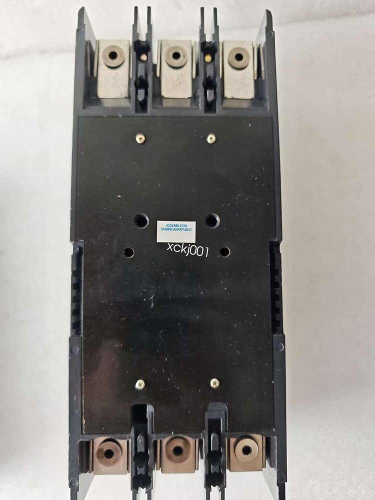 1PC New Eaton HKD3225 HKD3225 Circuit Breaker fedex or DHL