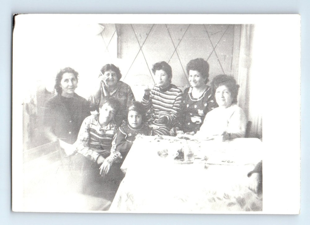 Old Vintage Photo WOMEN BOY AND GIRL SITTING AROUND TABLE SNAPSHOT