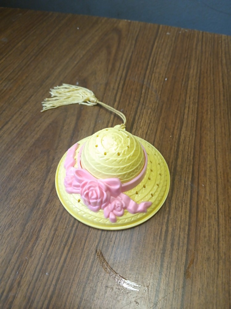 Vintage Avon Yellow Hat Cherubs Potpourri Holder