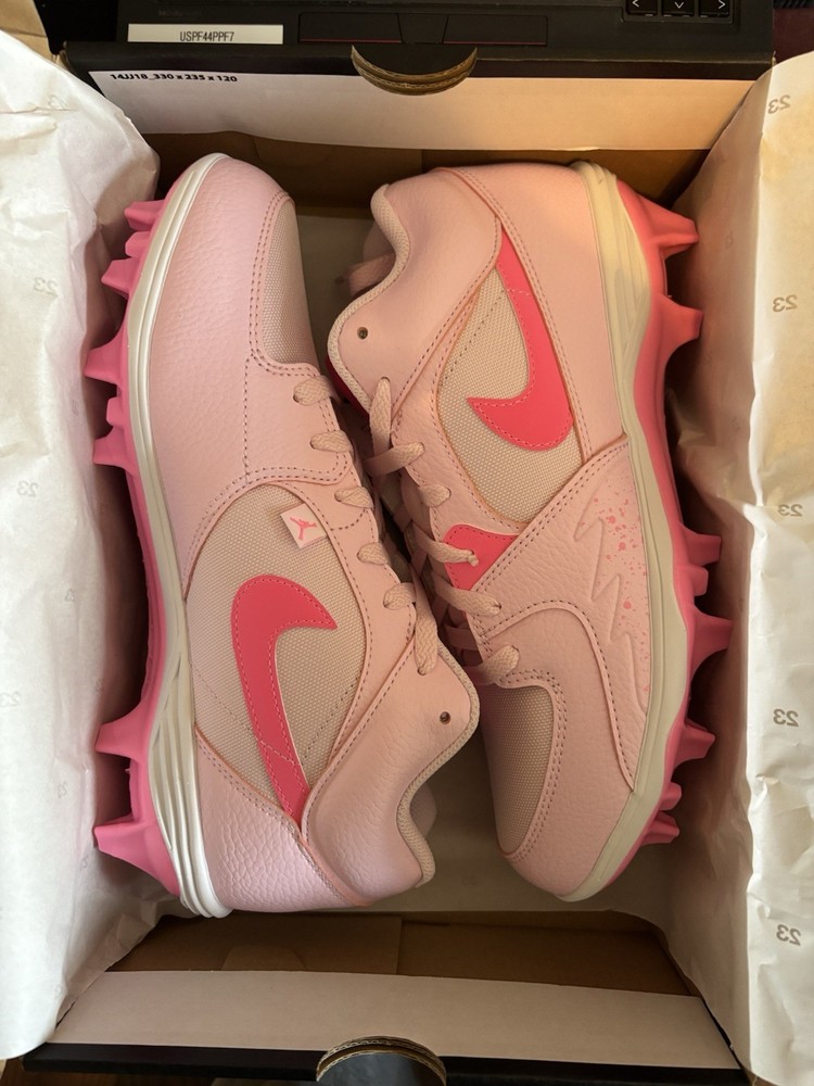 Jordan Stadium 90 Low TD Cleats Pink White Size 10.5