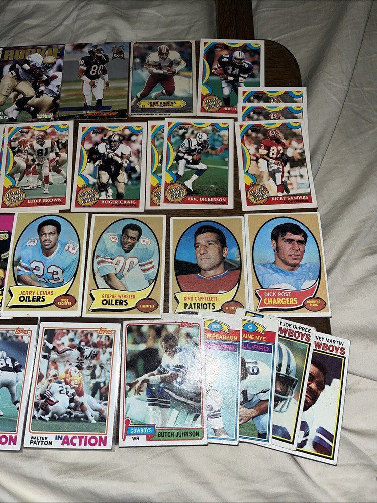 VINTAGE NFL LOT (90)HOF 1970,1972,1980,1982 WALTER PAYTON GARAGE SALE LOT