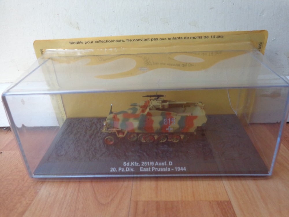 ATLAS DEAGOSTINI 1/72 SD.KFZ. 251/9 AUSF. D EAST PRUSSIA 1944 WW2 DIECAST TANK