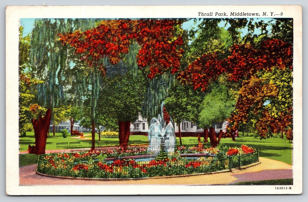 Middletown New York~Thrall Park Fountain In autumn~Vintage Linen Postcard