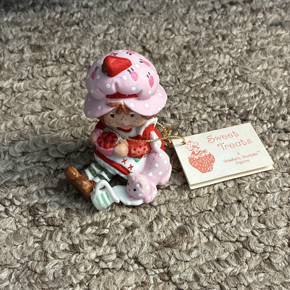 Strawberry Shortcake Sweet Treats Hand Painted Porcelain Figurine, Multicolor