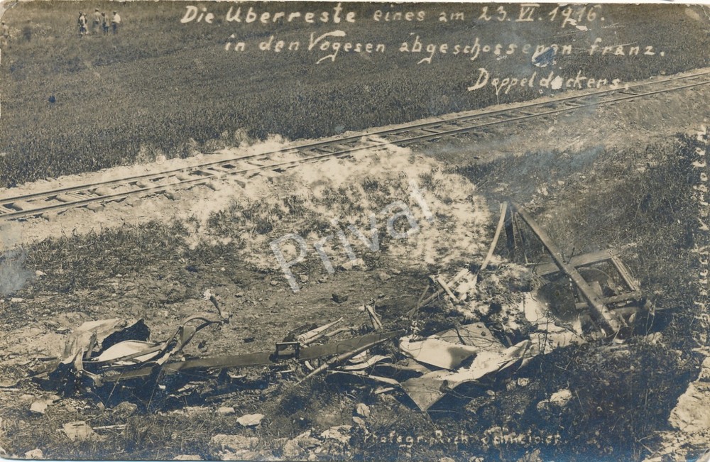 Photo WWI Enemy Plane Shot Down Wreck Soldiers P11