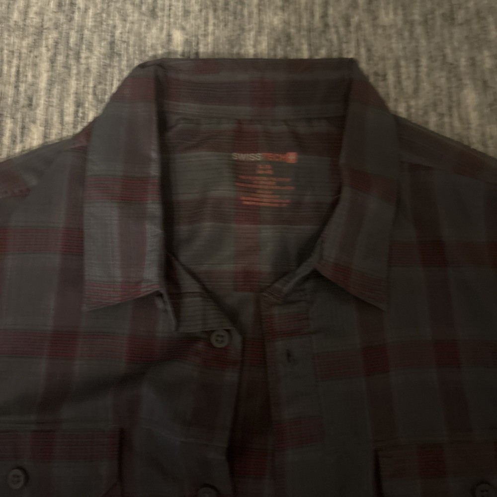 Swiss Tech Mens Shirt XL 46/48 Plaid Red & GRAY Short Sleeve Button Down