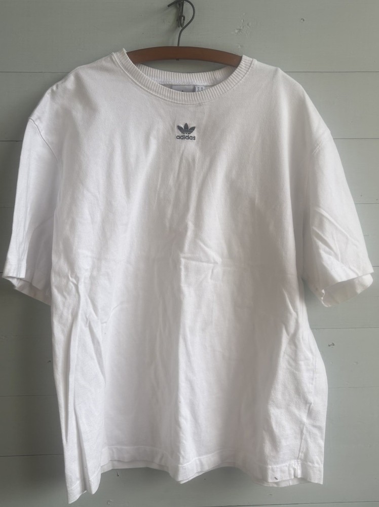 Adidas White T-Shirt Size Medium Over Sized Short Sleeve