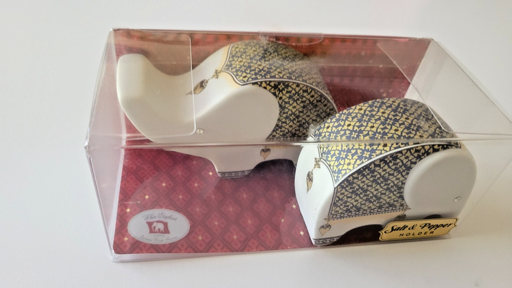 NEW Set of 2 Vintage Ceramic Elephant Salt Pepper Shakers Thailand Unique