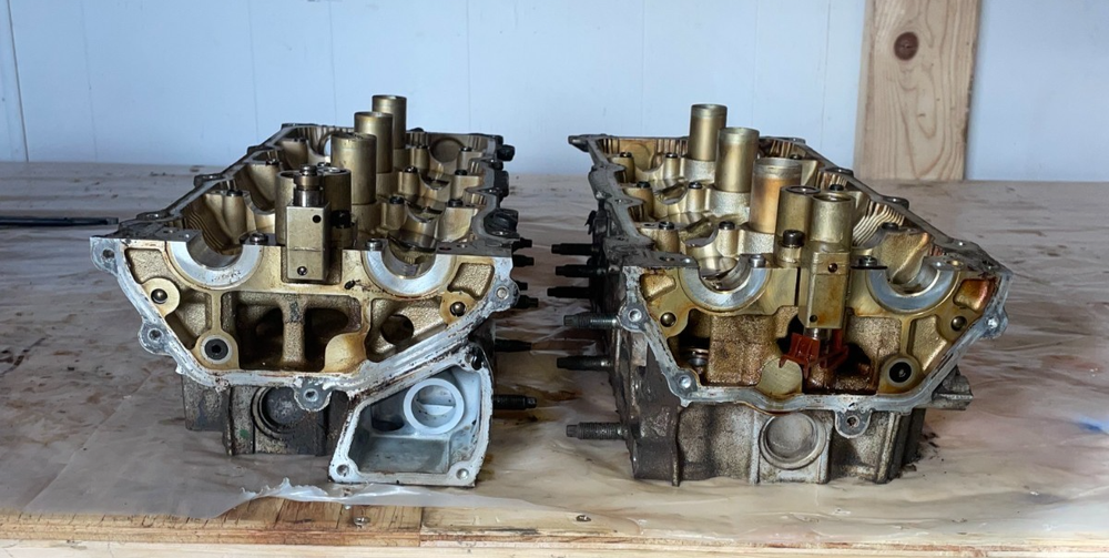 2005 - 2015 Nissan Xterra Driver and Passenger Side Cylinder Heads