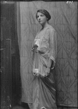 Photo:Wallach,Alma,Miss,portrait photographs,women,Arnold Genthe,1914