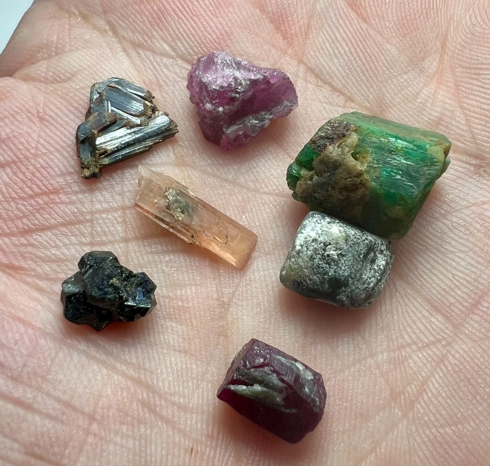 40 CT Emerald Ruby Spinal Rutile Garnet Lot From Pakistan  M-1
