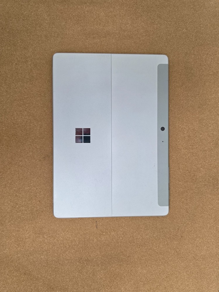 Microsoft Surface Go Pentium 4415Y 4GB Ram 64GB SSD Win 11 Pro ***READ***