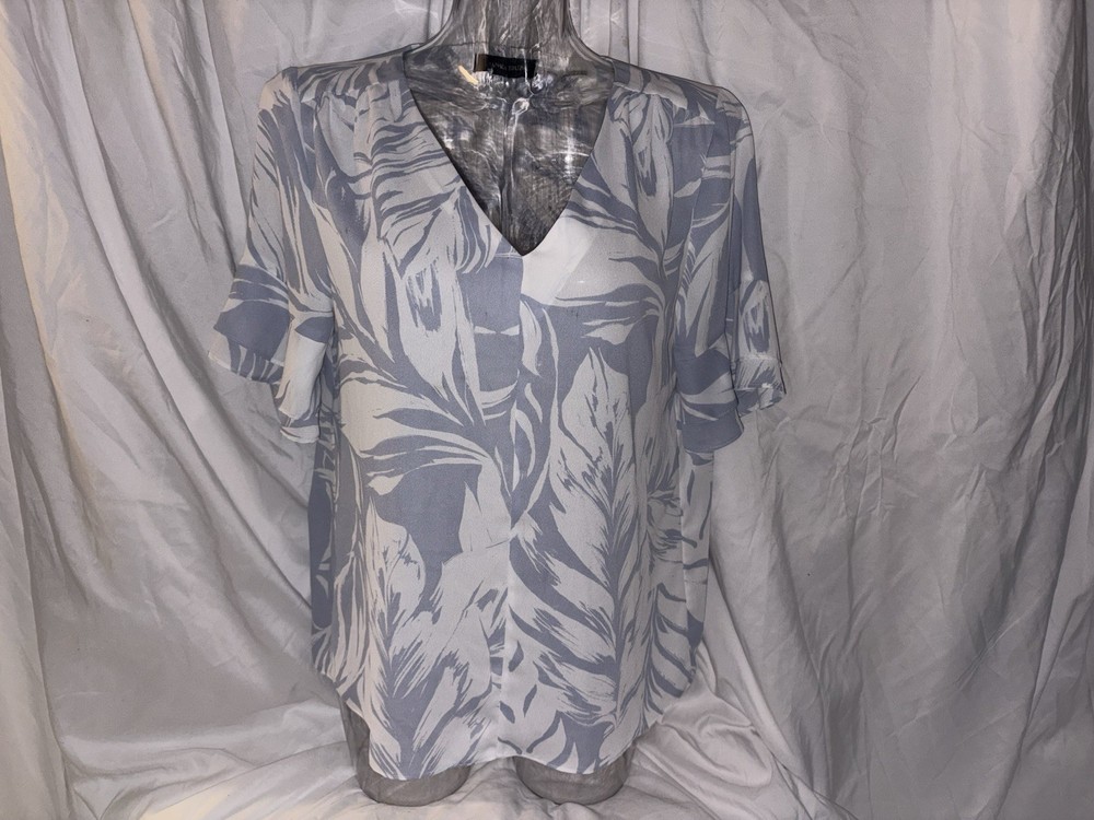 Ivanka Trump Leaf Print Blouse Size Medium V-Neck Short Sleeve Top