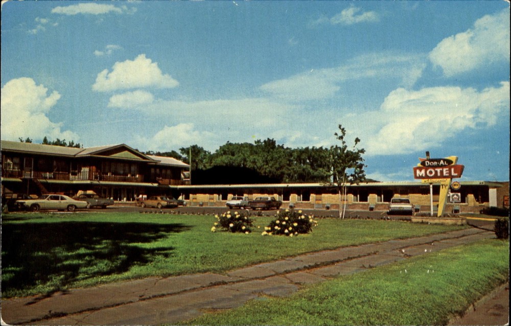 Doral Motel Sault Ste. Marie Michigan Dor*Al ~ 1970s