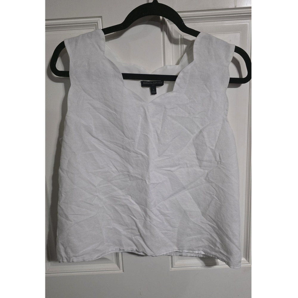 Banana Republic Women's Scallop Neck Sleeveless Off White Tank Top Size S