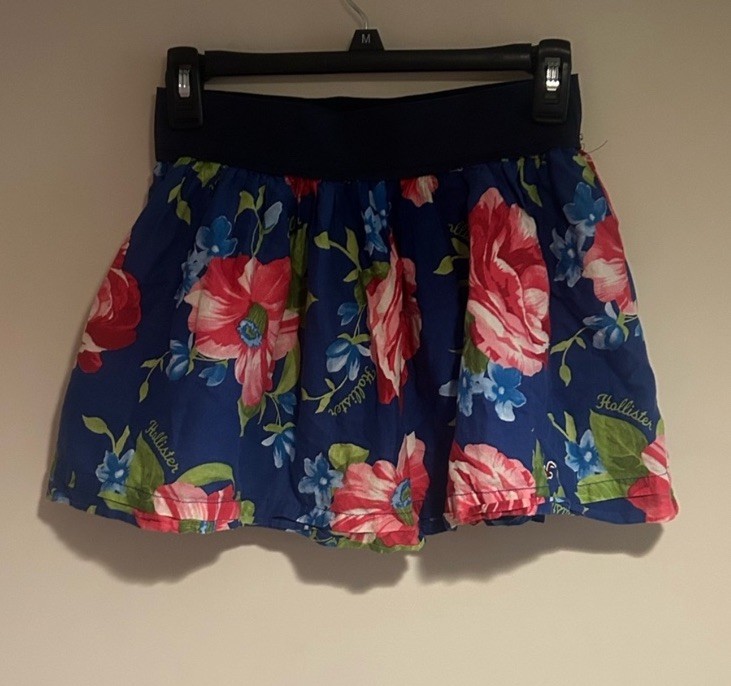 Y2K 2000’s Hollister Navy Blue Floral Mini Skirt Sz Small