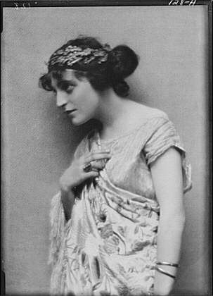 Photo:Mme Namara-Toye Portrait Photograph 1912 Woman in Floral Dress