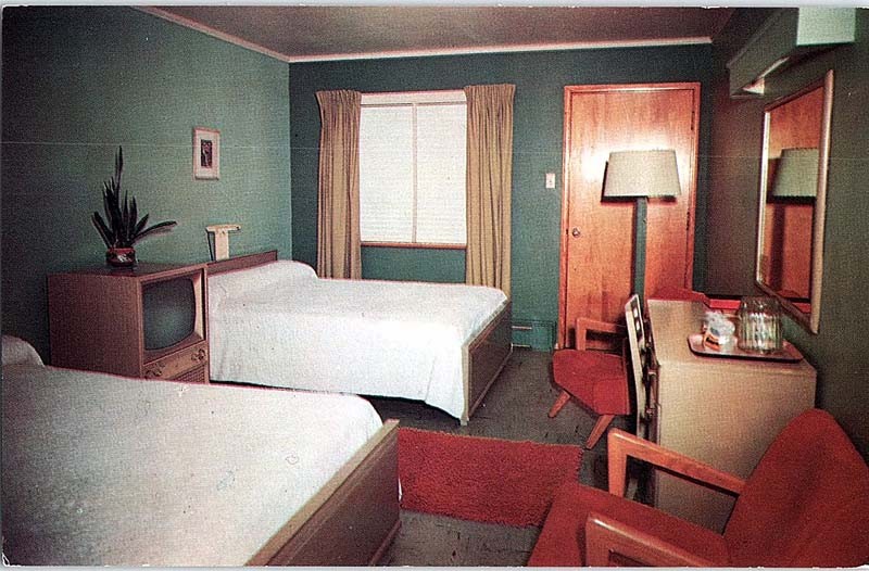 Postcard MOTEL SCENE Vandalia Illinois IL a/01 AJ0190
