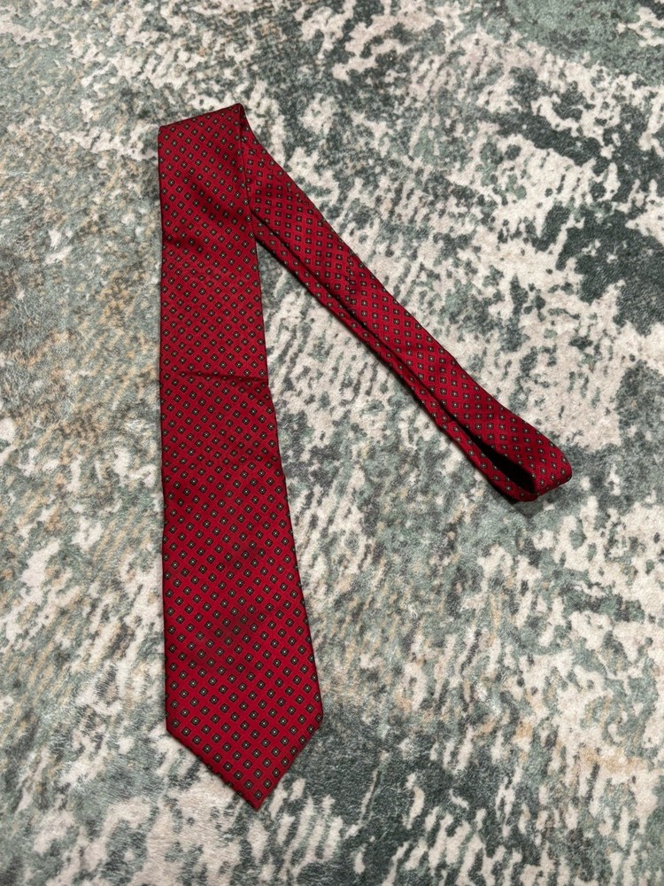 John Henry Mens Red Silk Tie Geometric Diamond Pattern Silk Necktie