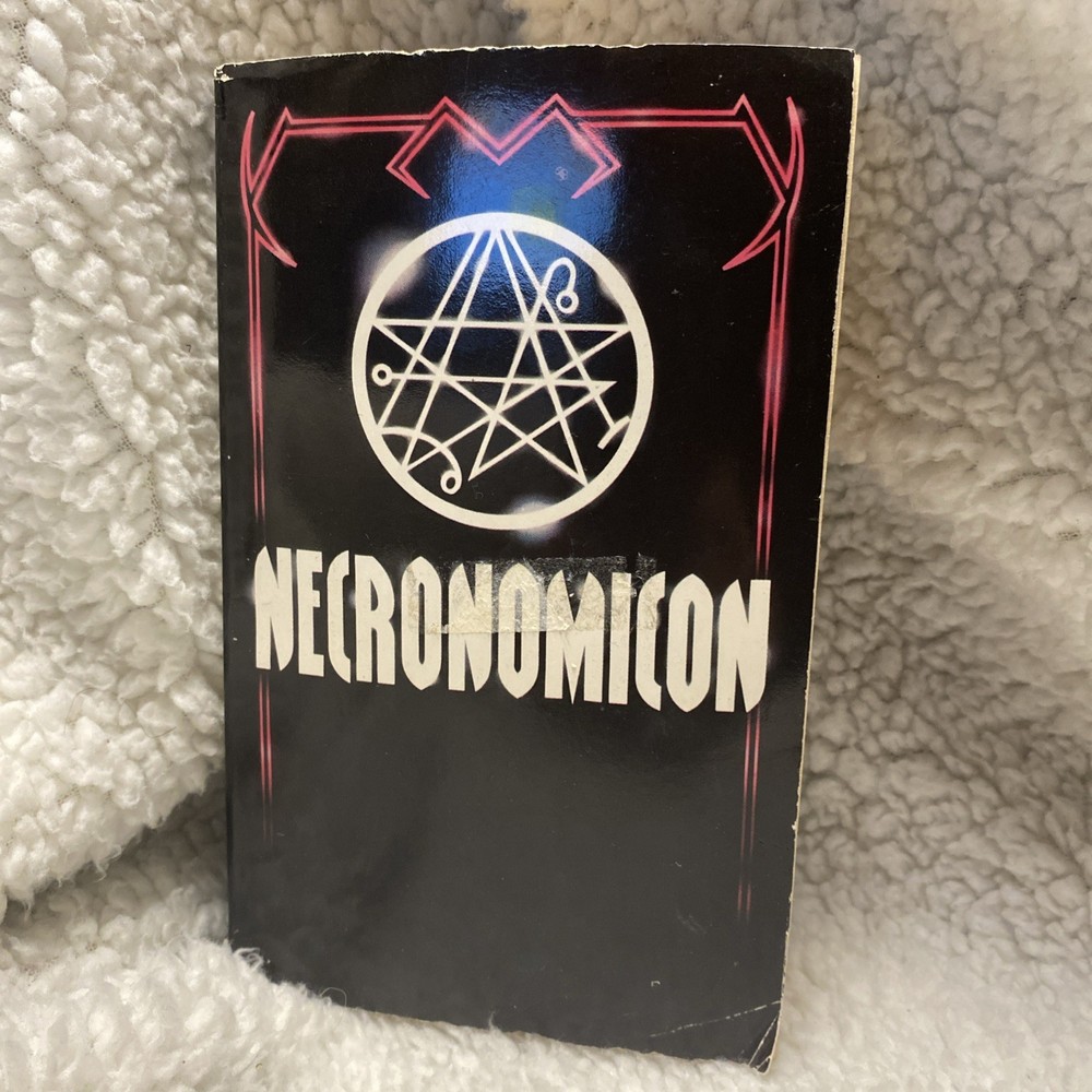 Necronomicon RARE!! - First Avon Edition 1980 - Paperback SIGNED