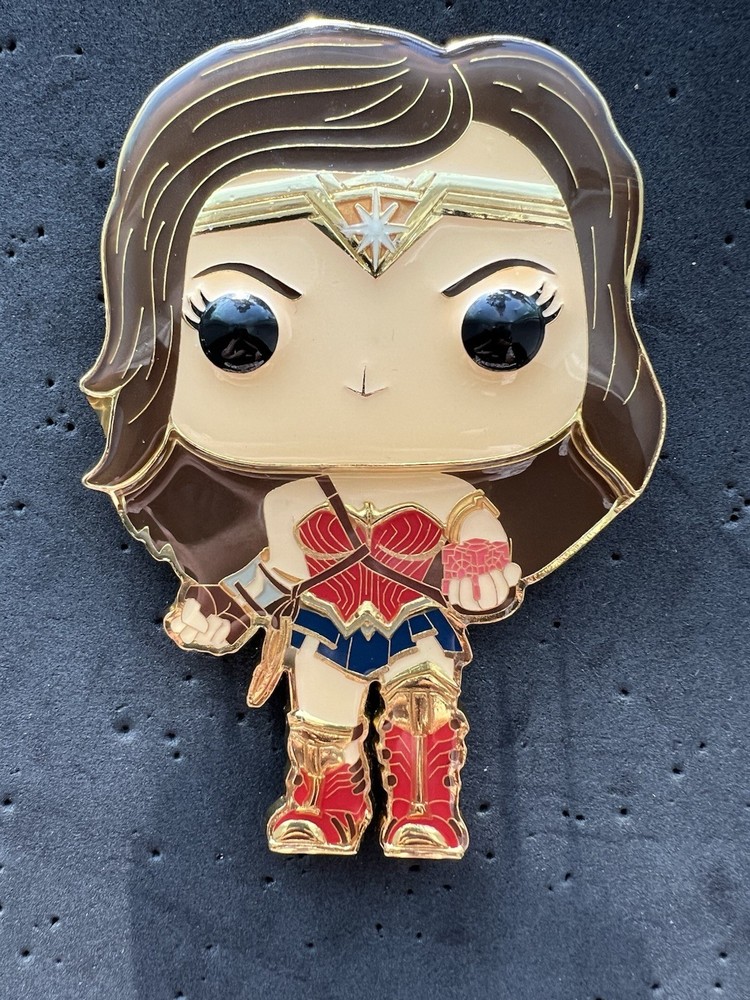 Funko Pop! Pin - DC Super Heroes Wonder Woman #09 - Jumbo Enamel Pin