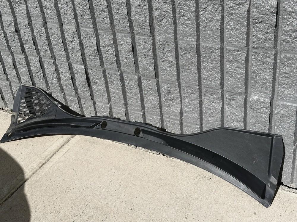 2007-2015 AUDI Q7 4L WINDSHIELD LOWER WATER DEFLECTOR TRIM OEM 4L1819401