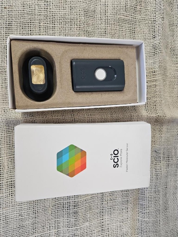 Consumer Physics Scio Cp-Sc006 A 3/13 Pocket Molecular Sensor Nob W/ Accesories