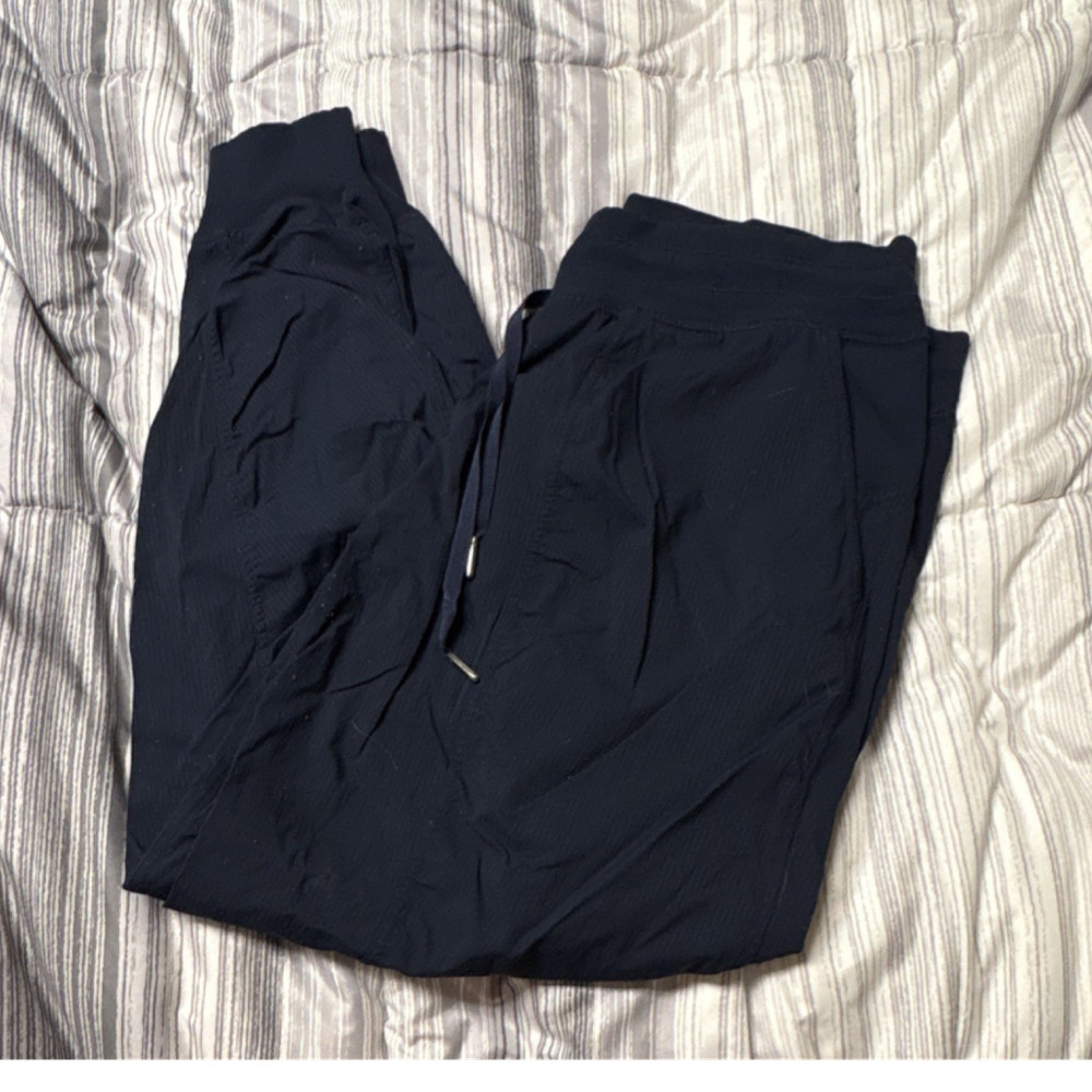 lululemon Men’s Black Solid Jogger Pants L Polyester Drawstring Pockets