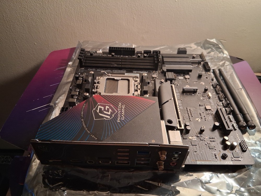 Asrock B850m Riptide WiFi Gaming Motherboard MicroATX AMD AM5 DDR5 AS IS