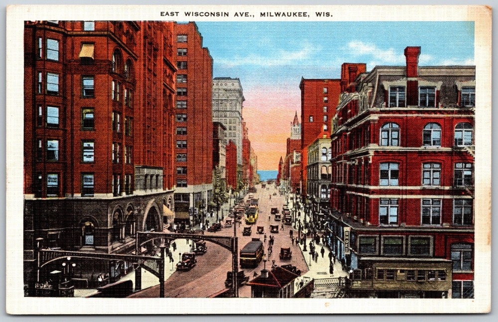 East Wisconsin Ave Milwaukee Wisconsin Busy Street Scene VINTAGE Postcard