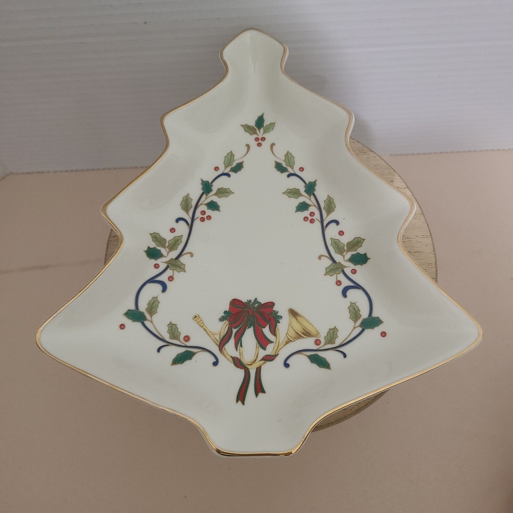 Mikasa Christmas Tree Candy Nut Dish Holiday Elegance Porcelain Gold Trim FK001