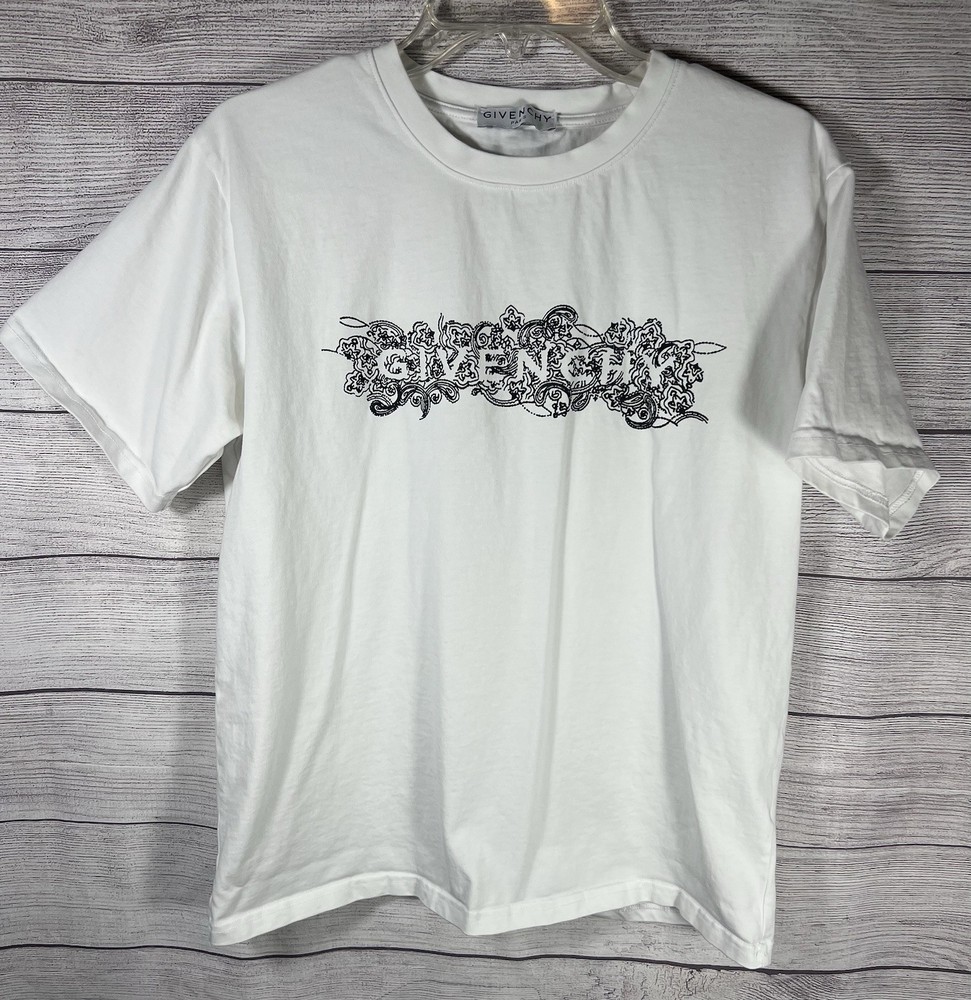 Givenchy Men’s T Shirt Small White Logo Graphic Cuban Fit Designer Tee