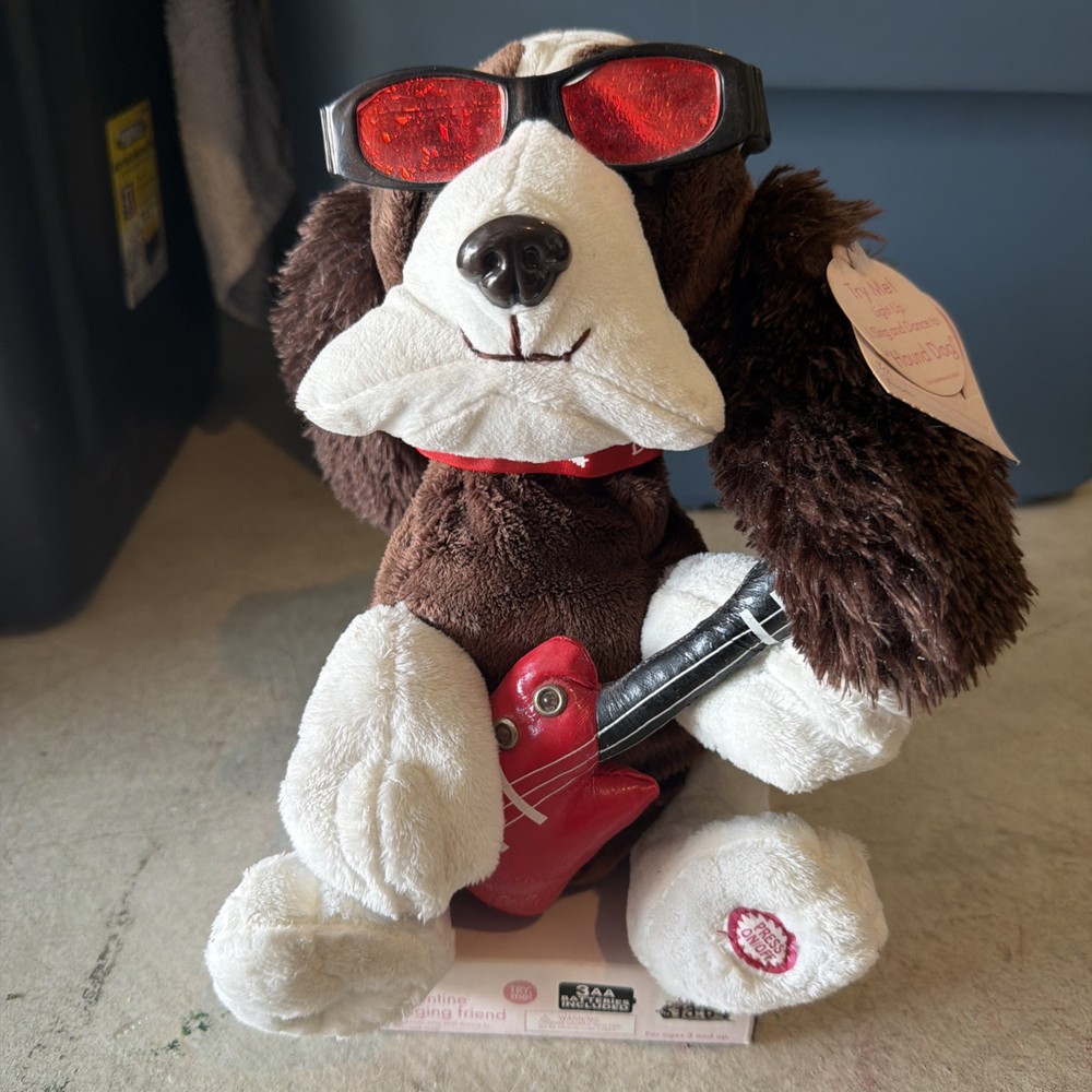 Dan Dee Valentine plush light-up singing dancing Hound Dog with Love gift tag