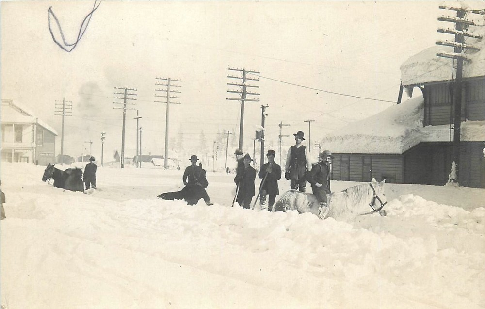 c1910 Truckee California Winter Snow men shovels horse RPPC Postcard 26-815