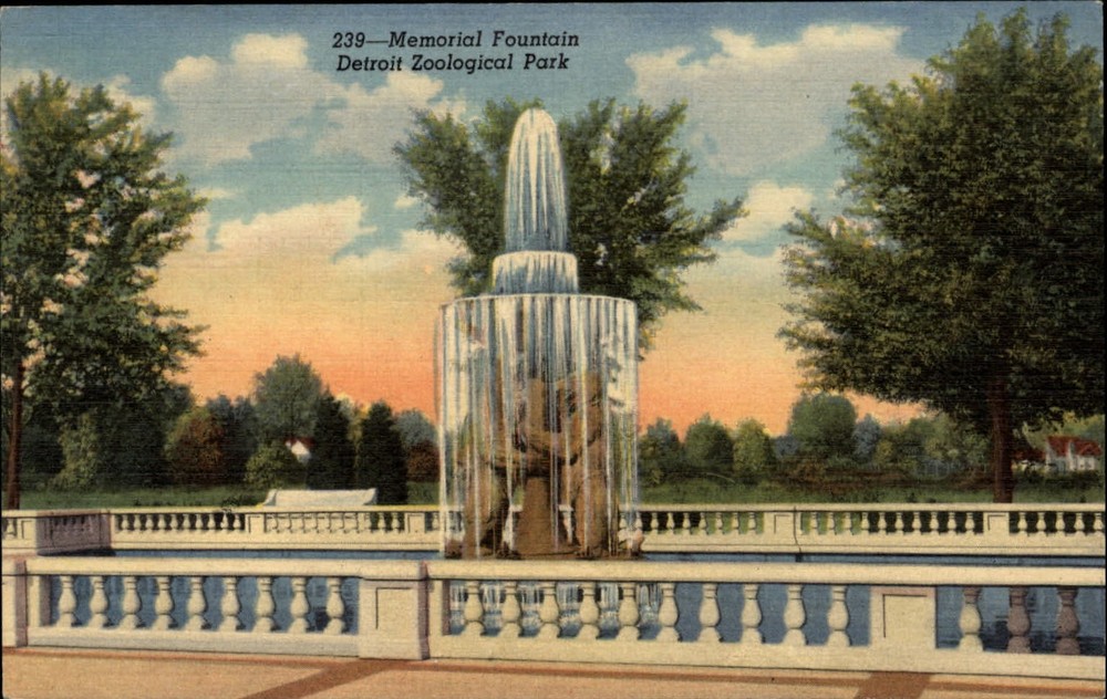 Michigan Detroit Memorial Fountain Zoological Park ~ 1940s linen  ~ s0143