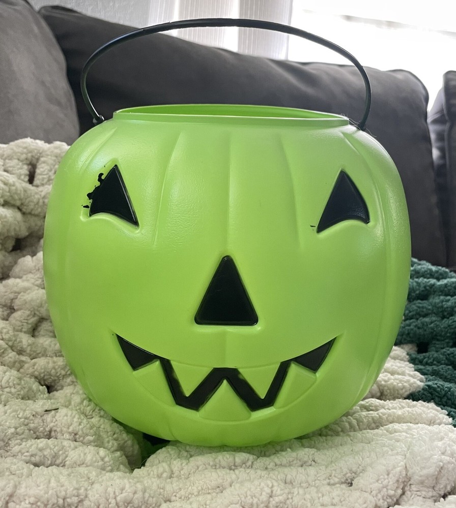 Vintage General Foam Plastics Halloween Green Pumpkin Trick-or-Treat Bucket Blow Mold USA Made
