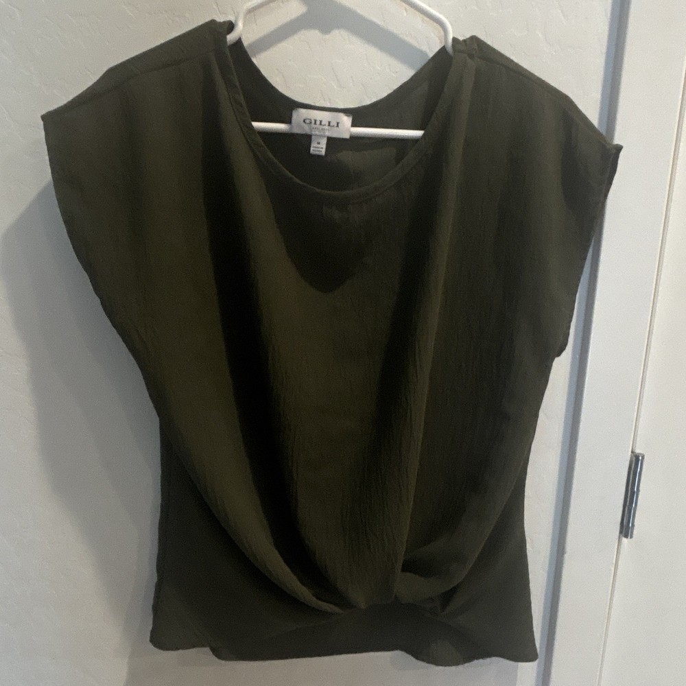 GILLI Women’s Green Solid Round Neck Cap Sleeve Pullover Blouse Regular M