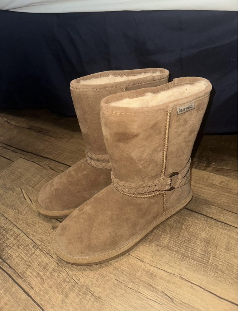 BearPaw warm suede boots in size 9 for women