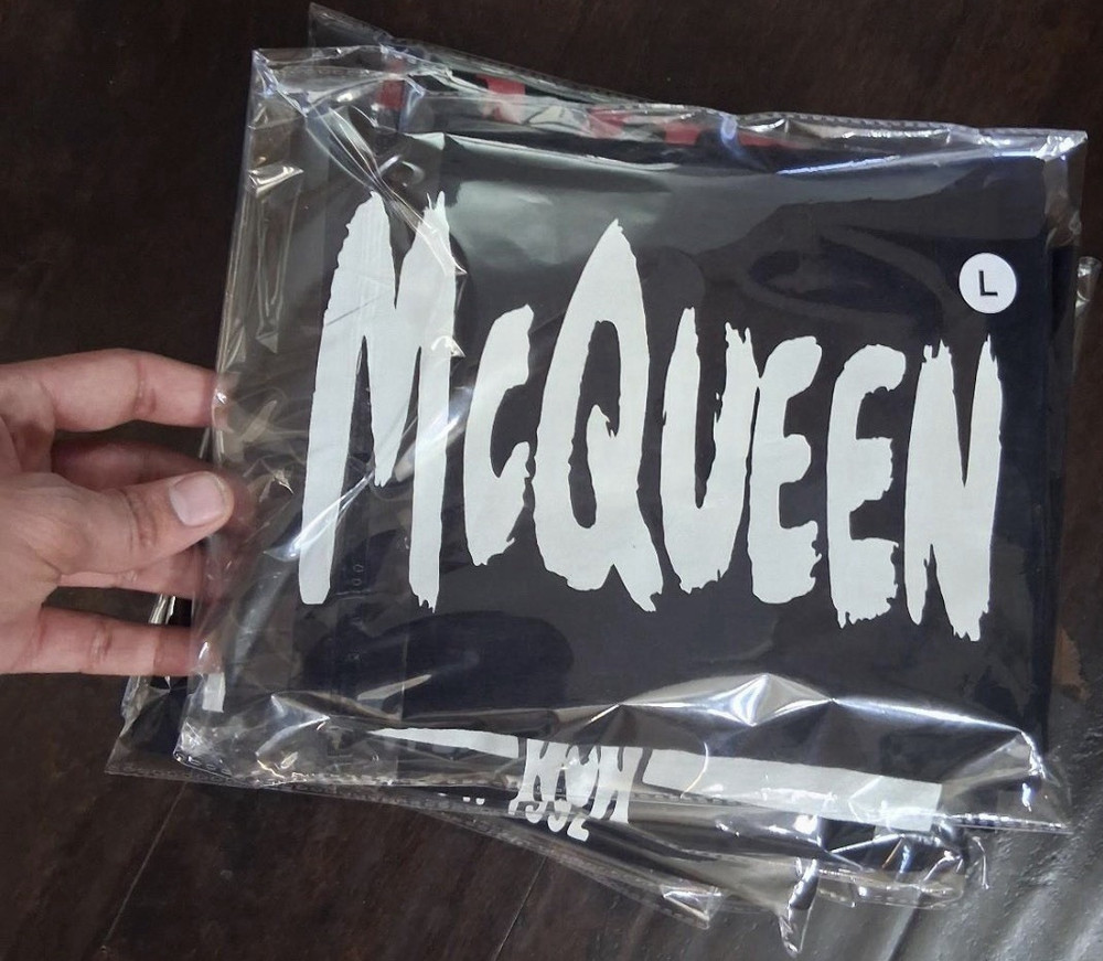 Alexander McQueen Men’s Black Logo Graphic Crew Neck Short Sleeve T-Shirt L