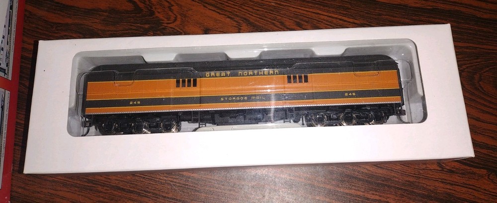 HO Scale Railroad Great Northern Storage Mail Car 245 Walthers ? WS 183 51