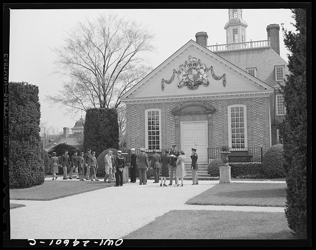 Photo:Williamsburg Virginia Governor's Palace George I Coat of Arms 1943